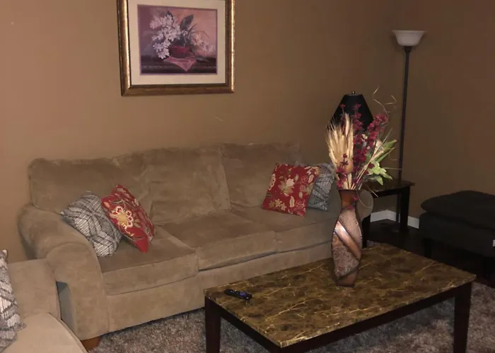 Entire Townhome Available Near Park Library And Shopping Homestay