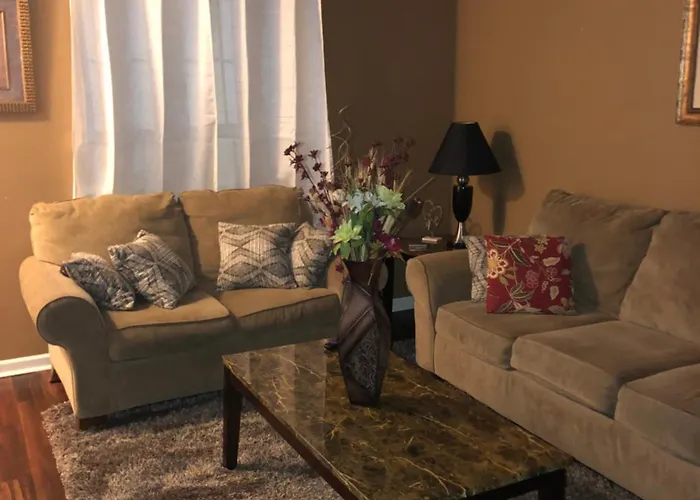 Entire Townhome Available Near Park Library And Shopping Winston-Salem