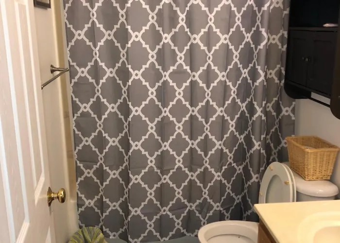 Homestay Entire Townhome Available Near Park Library And Shopping *